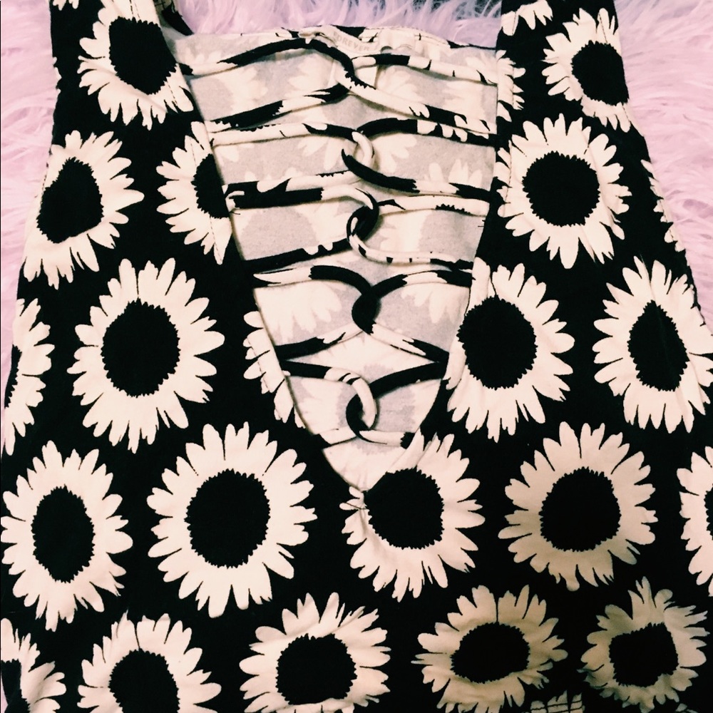 Forever21 Black/White Daisy Tanktop